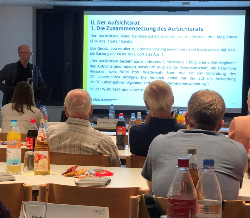 Mehr lesen: Dr. Kai Mediger, Justiziar beim VNW, schult die Vertreter der WHW von 1897